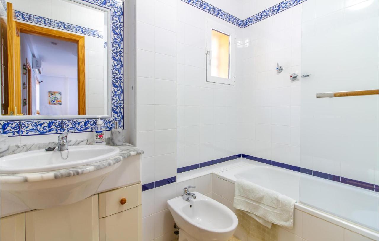 4 Bedroom Cozy Home In Pilar De La Horadada Exteriér fotografie
